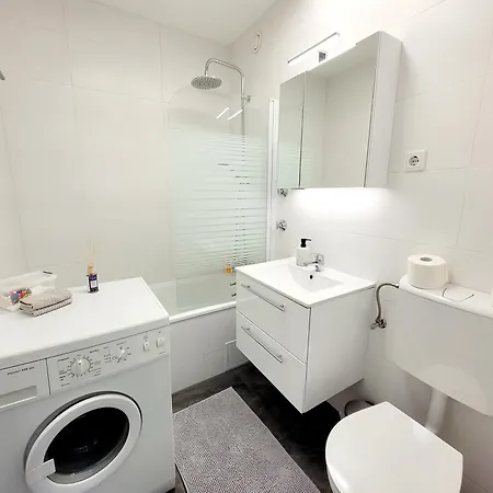1-zimmer Fuer 2 Lejlighed