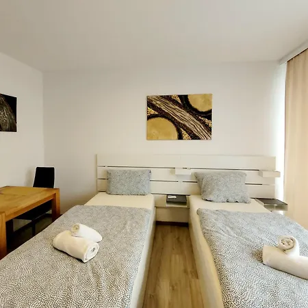1-zimmer Fuer 2 *
